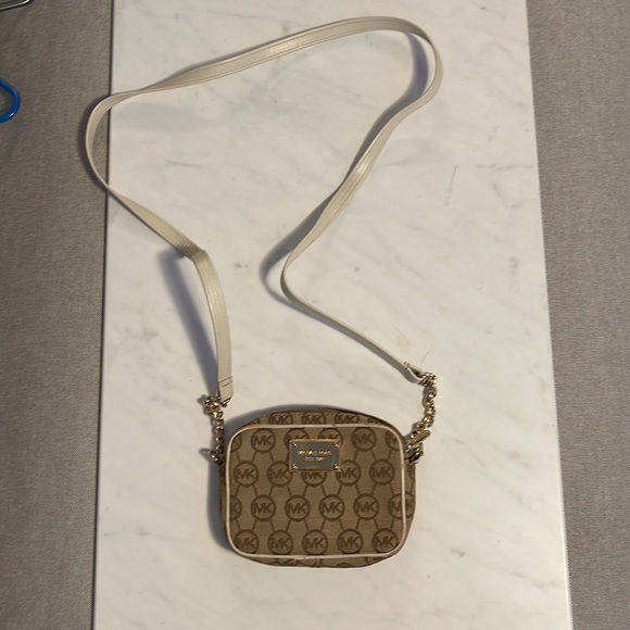 Used Michael Kors crossbody mini bag - Picture 1 of 6
